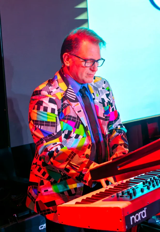 Keyboardist Frank Forever Freestyle